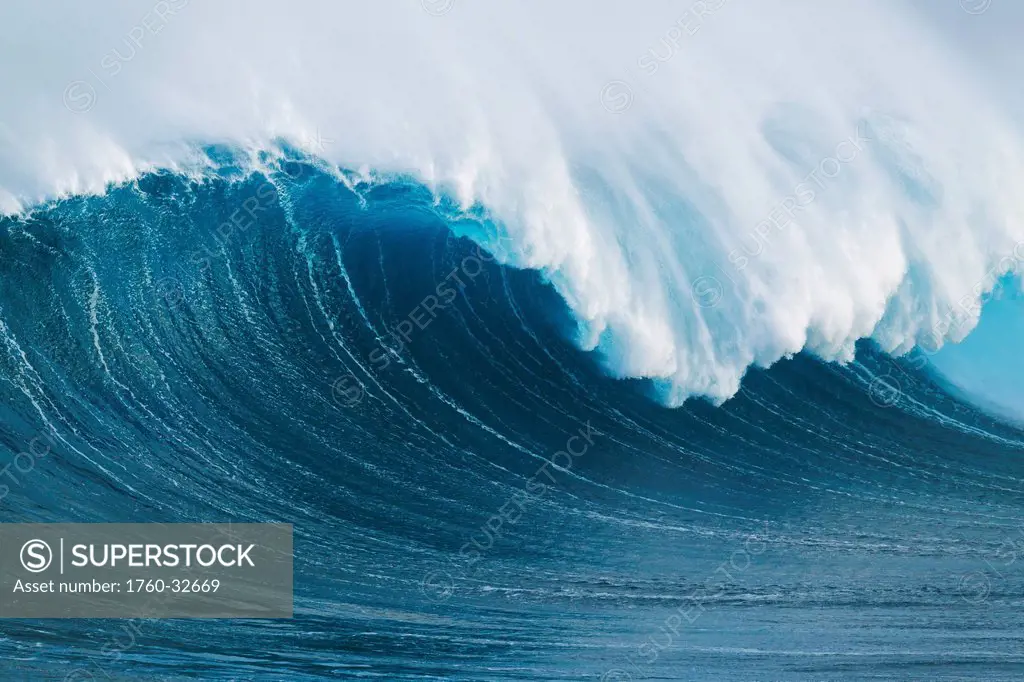 Hawaii, Maui, Peahi, Giant Wave Breaking At Jaws.