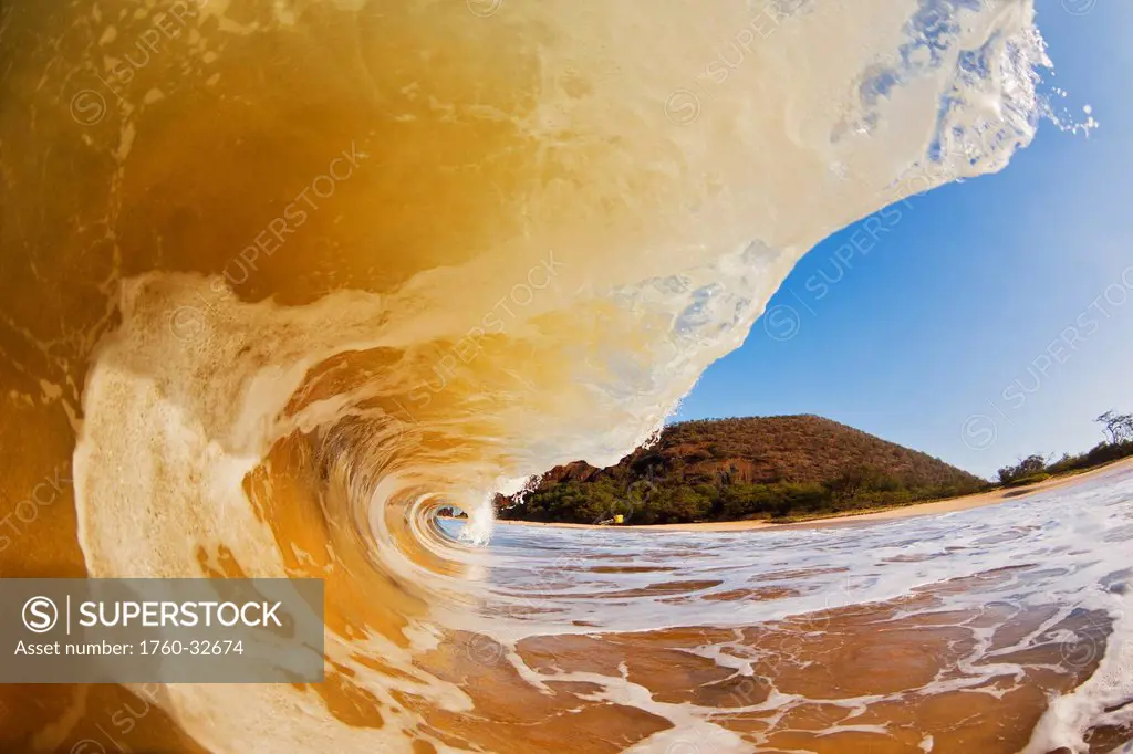 Hawaii, Maui, Makena, Beautiful Wave Breaking At The Beach.