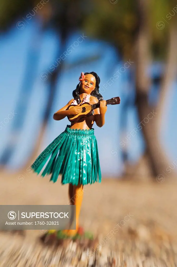 Hawaii, Big Island, Kohala Coast, Anaeho'omalu Bay, Hula Doll On The Beach At Waikoloa Beach Resort.