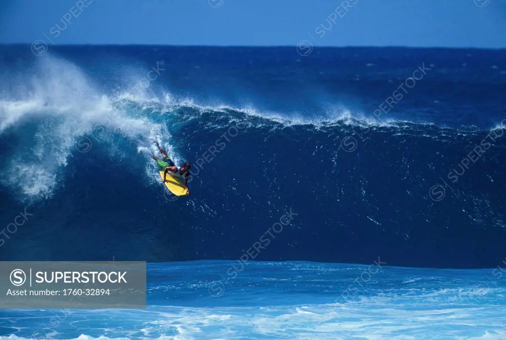 Hawaii, Oahu, Morey Contest H. Reeves Rides Down Wave Face, Body Boarding