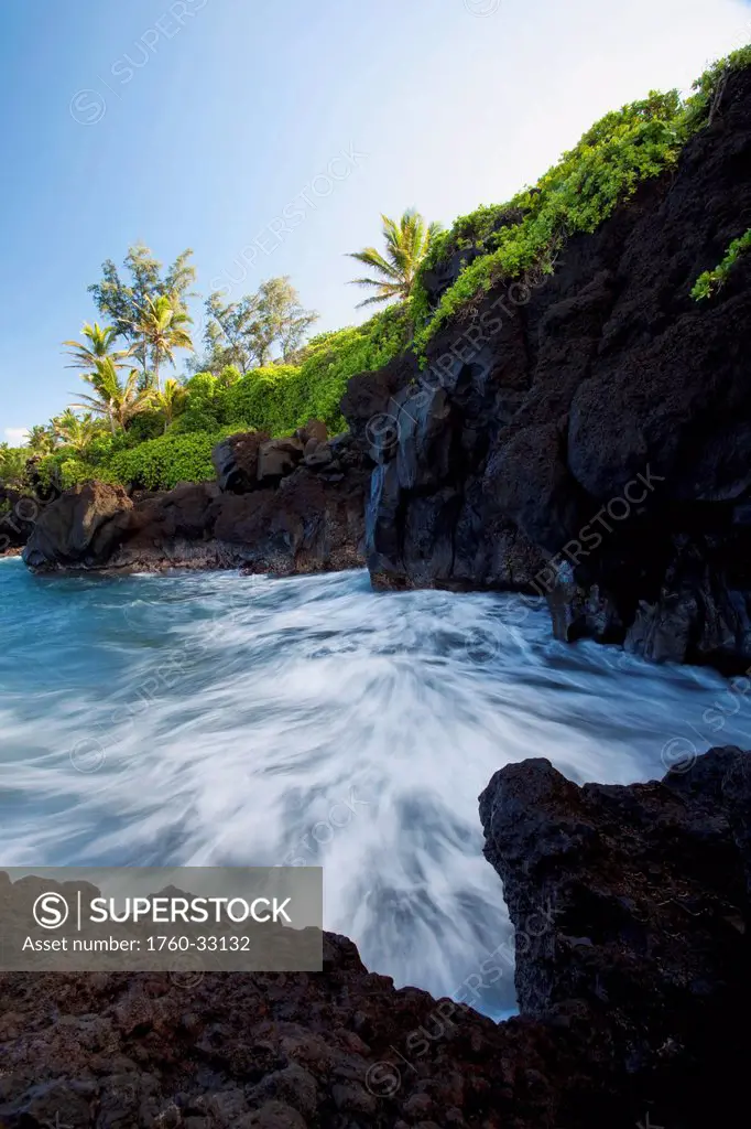 Hawaii, Maui, Hana, The Rocky Coastline Of Waianapanapa Showing The Movement Of The Water.
