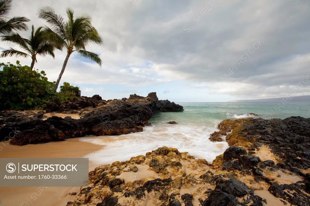 Hawaii, Maui, Makena Cove, Tropical Beach And Palm Trees.