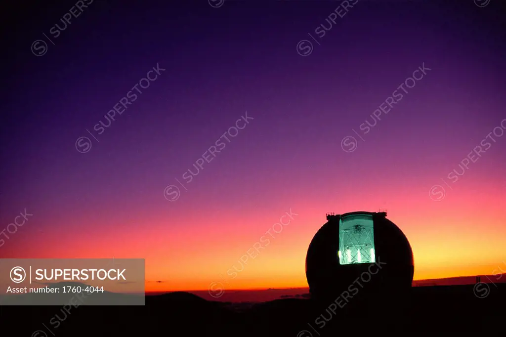 Hawaii Big Island Mauna Kea Keck Observatory open dome, twilight, dramatic sky A44E