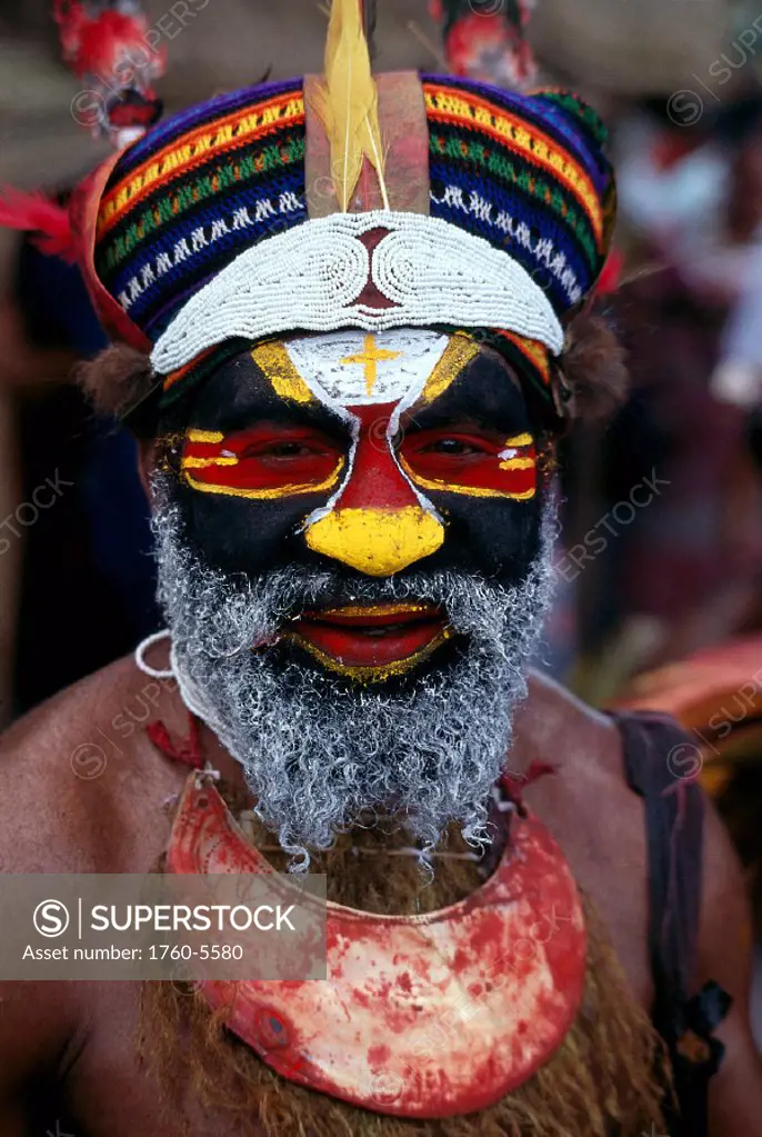 Papua New Guinea, Portrait of man in tribal dress B1719