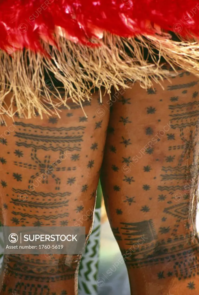 Tonga, Traditional body tatoo, legs of Tongan woman