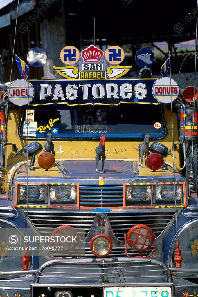 Philippines, Manila´s public transportation, Jeepneys, colorfully decorated B1765