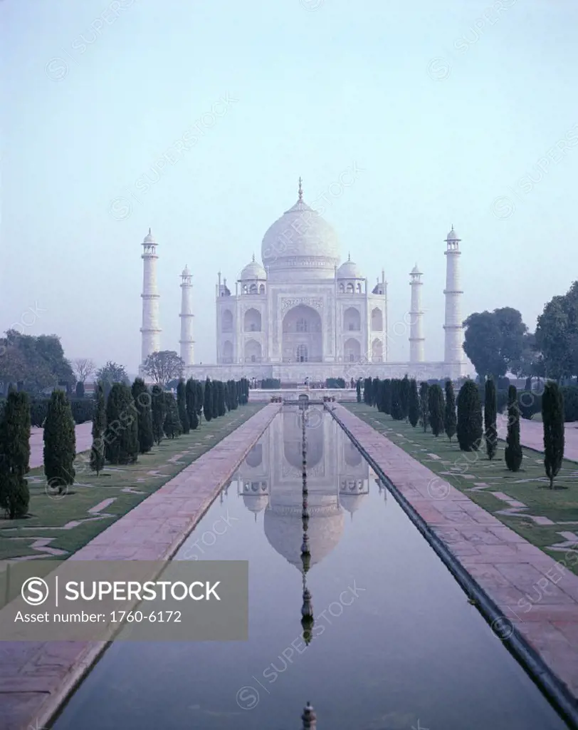 India, Agra, Taj Mahal, Mist at dawn B1855