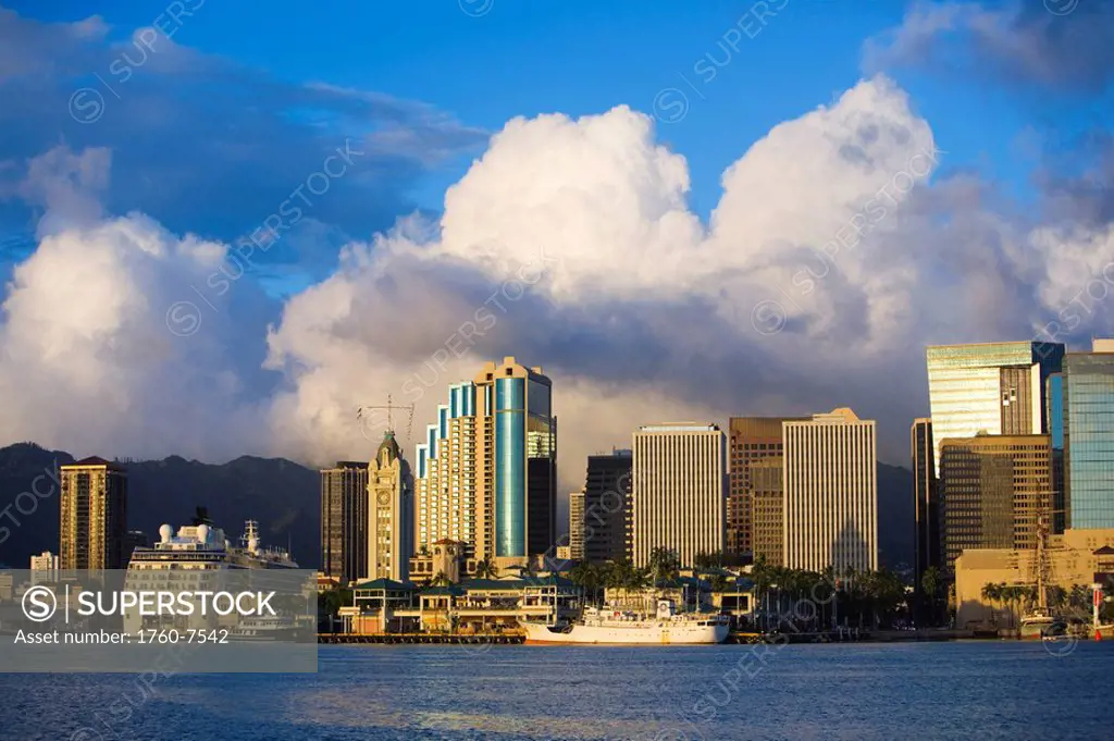 Hawaii, Oahu, View of Downtown Honolulu harbor