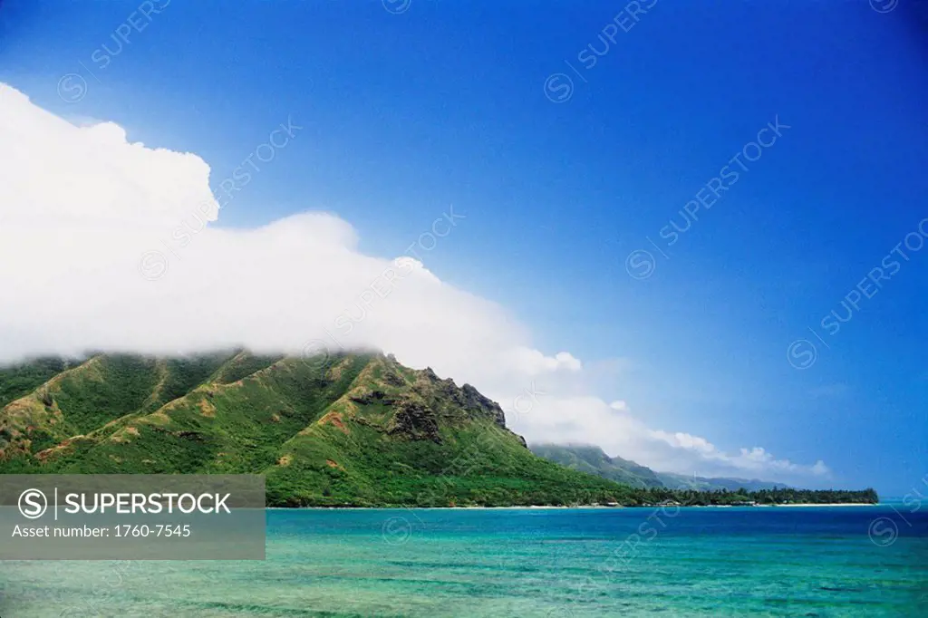 Hawaii, Oahu, Kahana Bay and Makalii point, Windward coastline