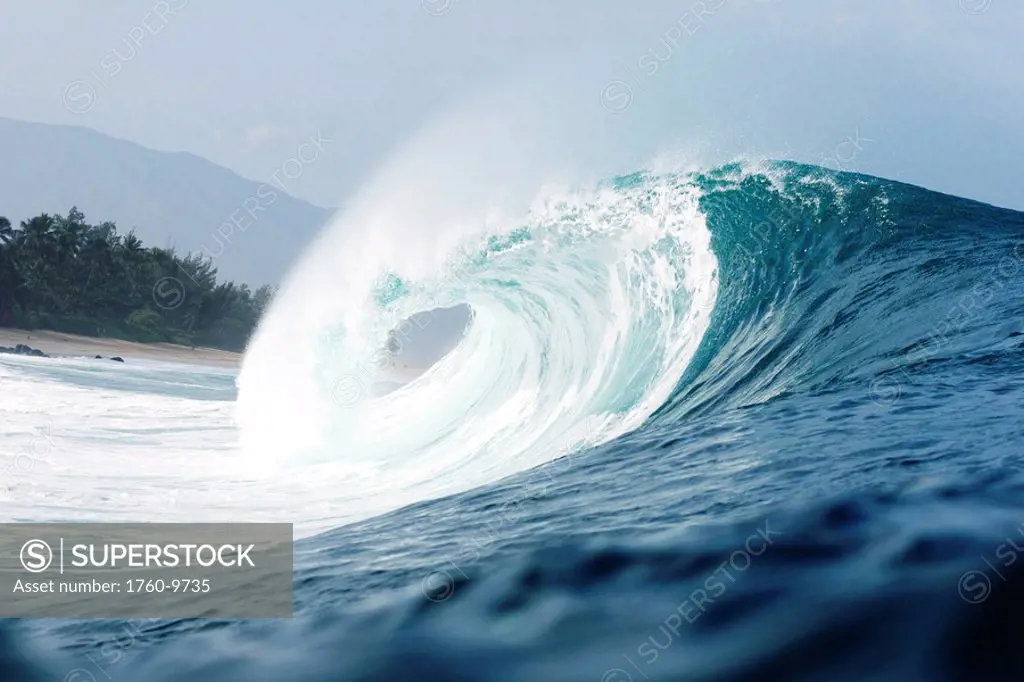 Hawaii, Oahu, Pipeline, Wave breaking.