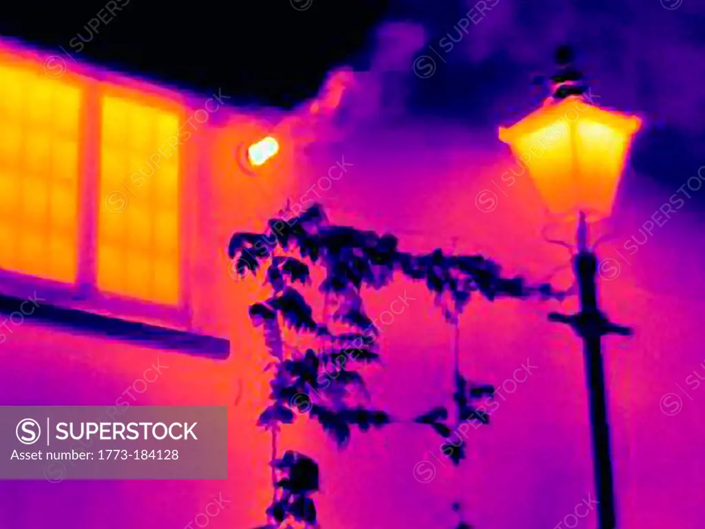 Thermal image of streetlight and window
