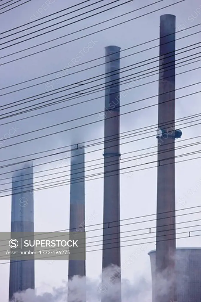 Coal power plant and power lines