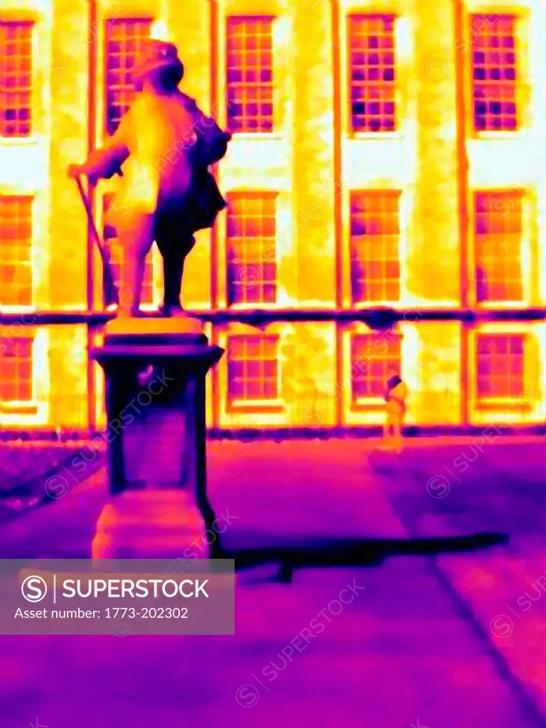 Ultraviolet light of statue at Kensington Palace, London