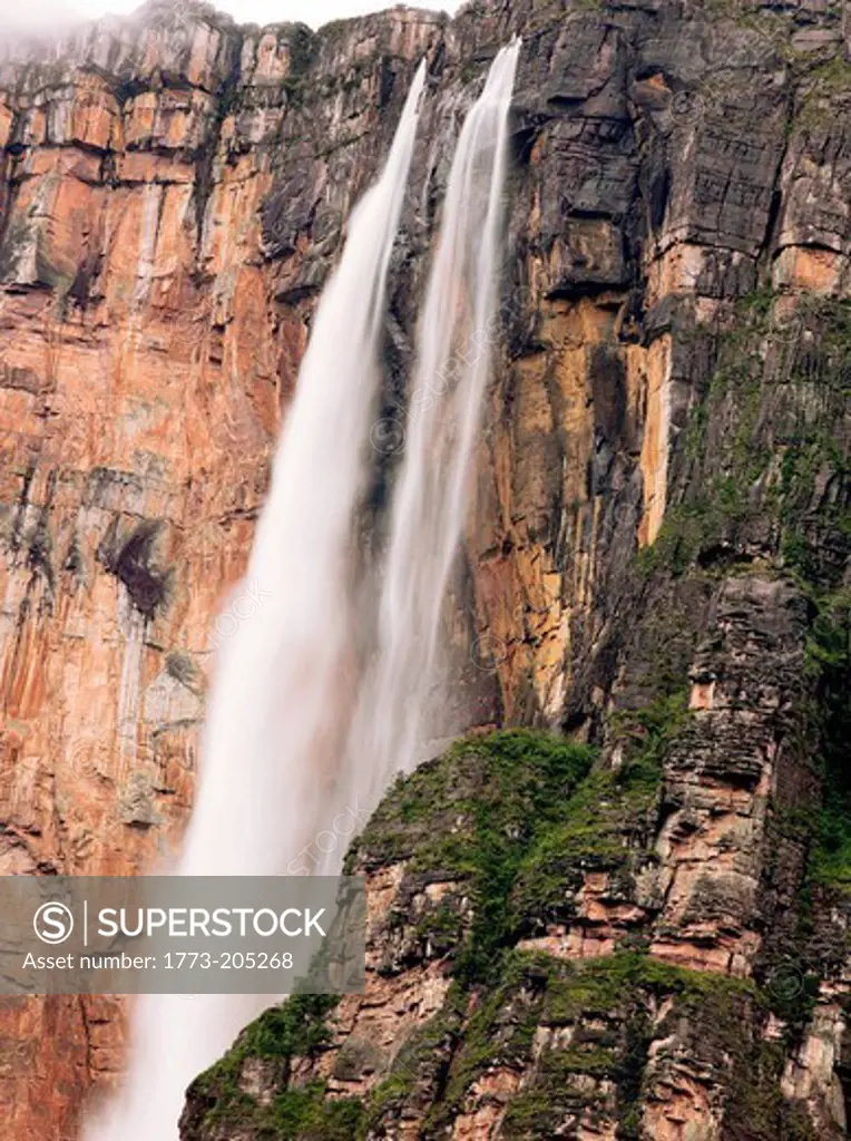 Angel Falls waterfall, the tallest in the world at 979m, falls from Auyantepui mountain in Canaima National Park, Venezuela