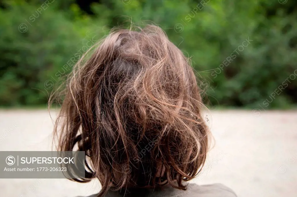 Girl's uncombed hair