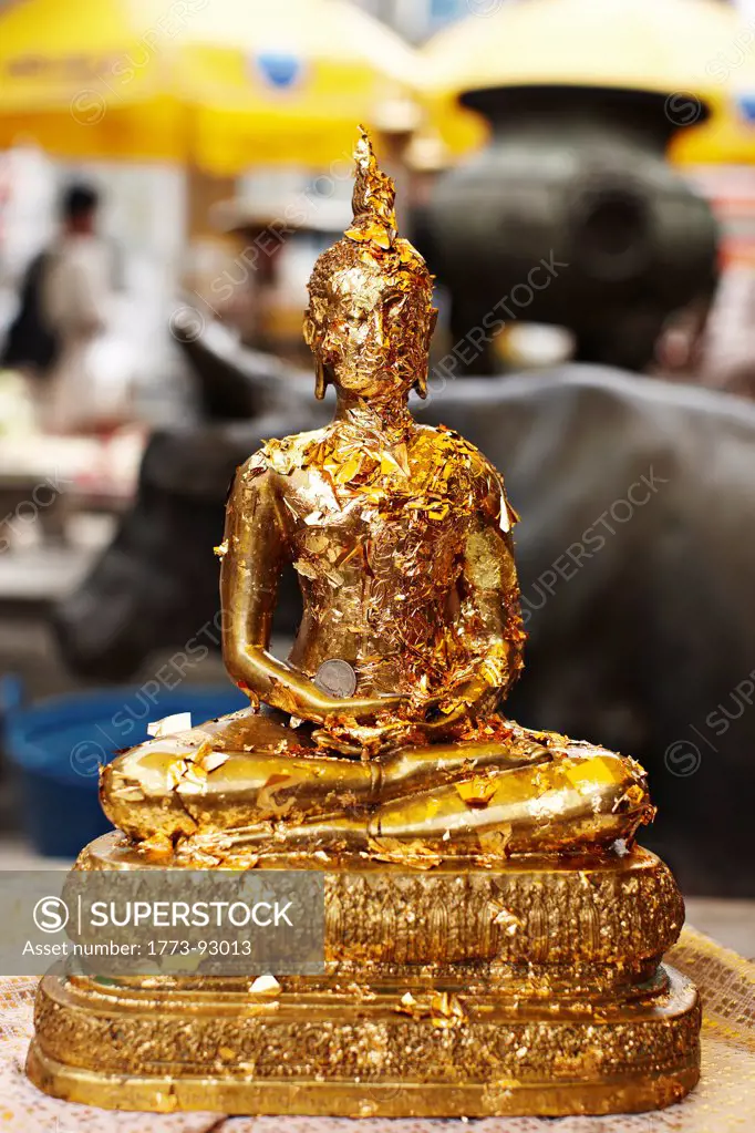 Close up of gold statue