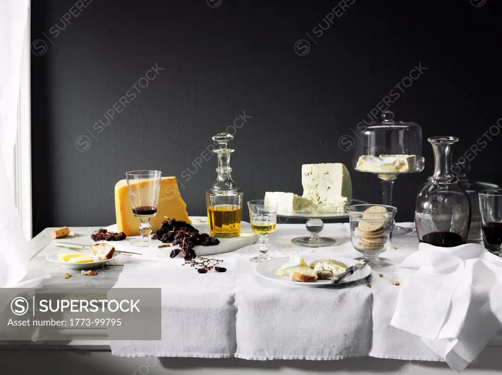 After Dinner Selection _ Muscatels, Bread, Red Wine/generic, Digestives, Liquer/generic, Cheese Selection