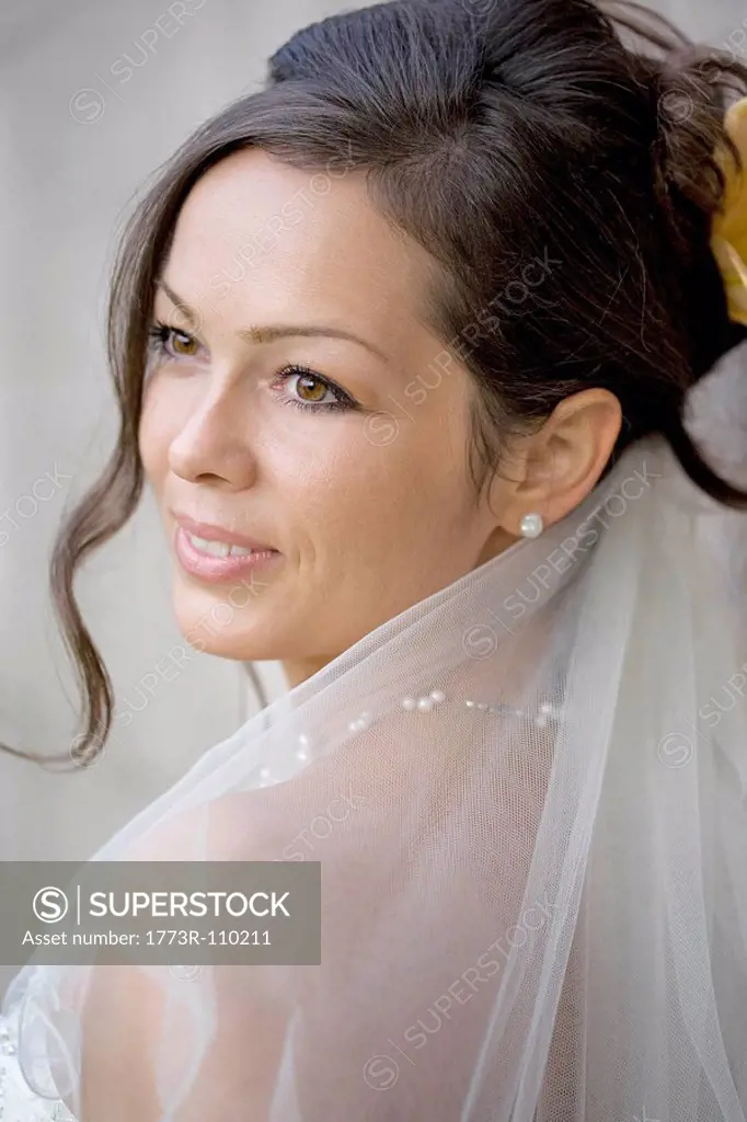 Portrait of a smiling bride.