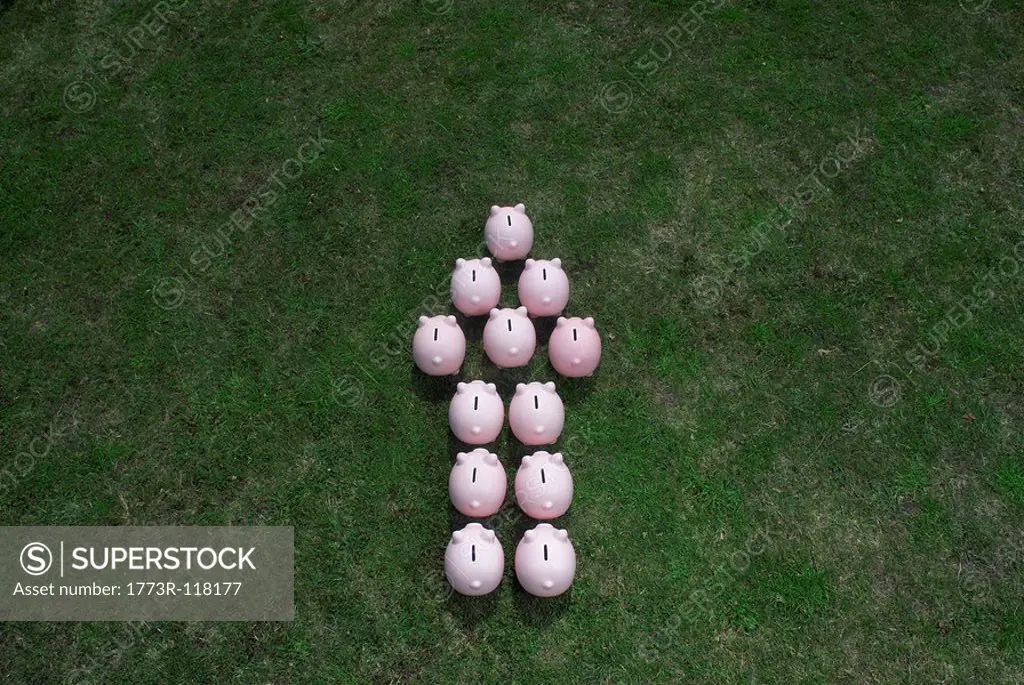 piggy banks in an arrow formation
