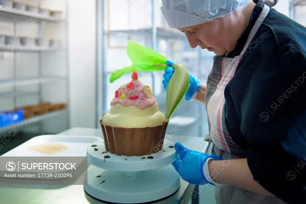 Chocolatier icing giant size cup cake
