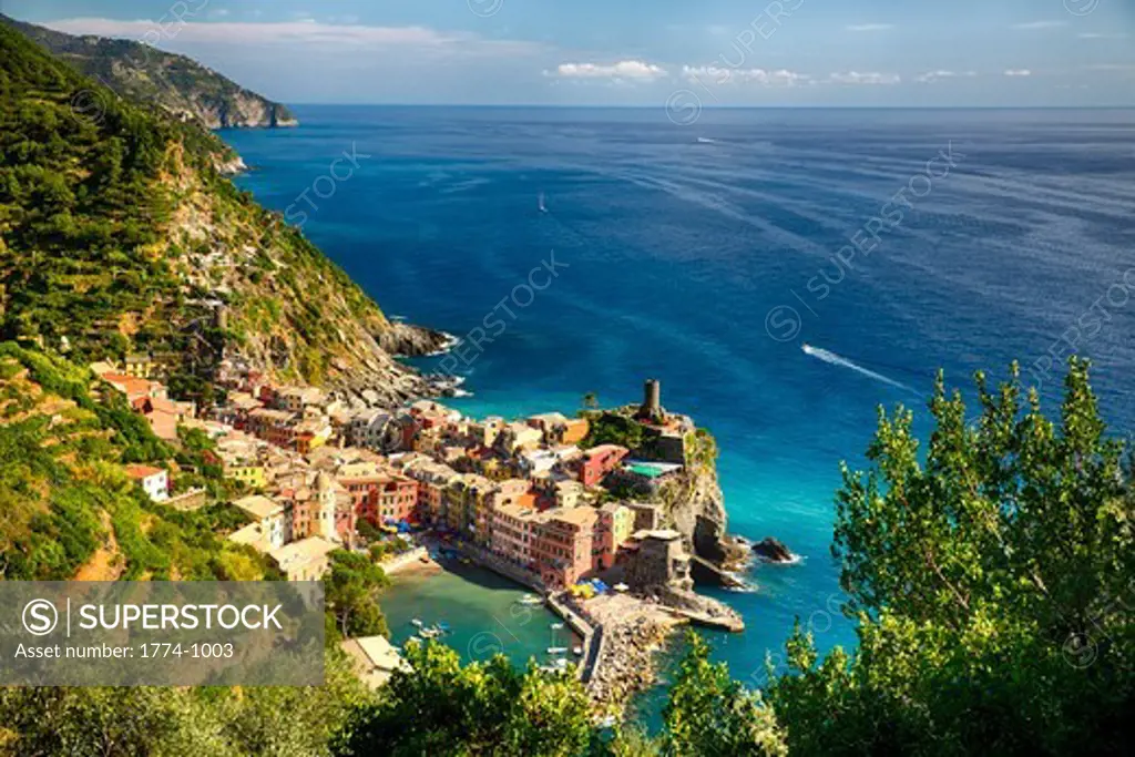 Italy, Vernazza, High angle view of Ligurian Coastline