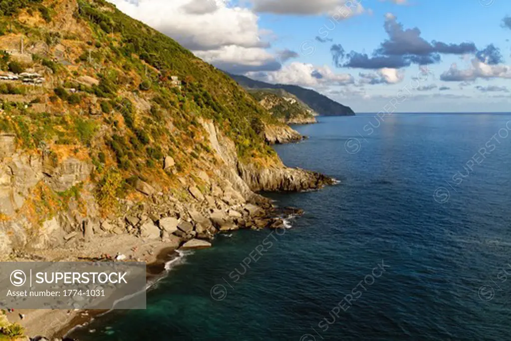 Italy, Cinque Terre, Vernazza, High angle view of Ligurian Coastline