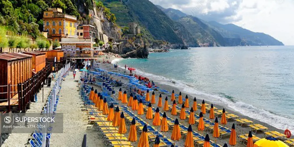 Italy, Liguria, Cinque Terre, Monterosso Al Mare, Summer morning view of beach