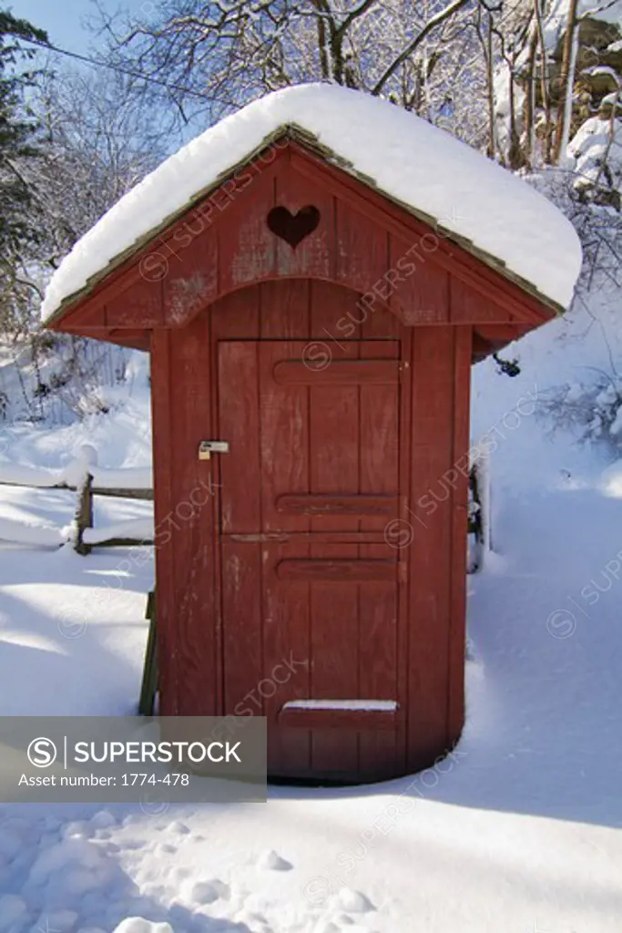 Snow covered outhouse, Red Mill, Clinton, New Jersey, USA