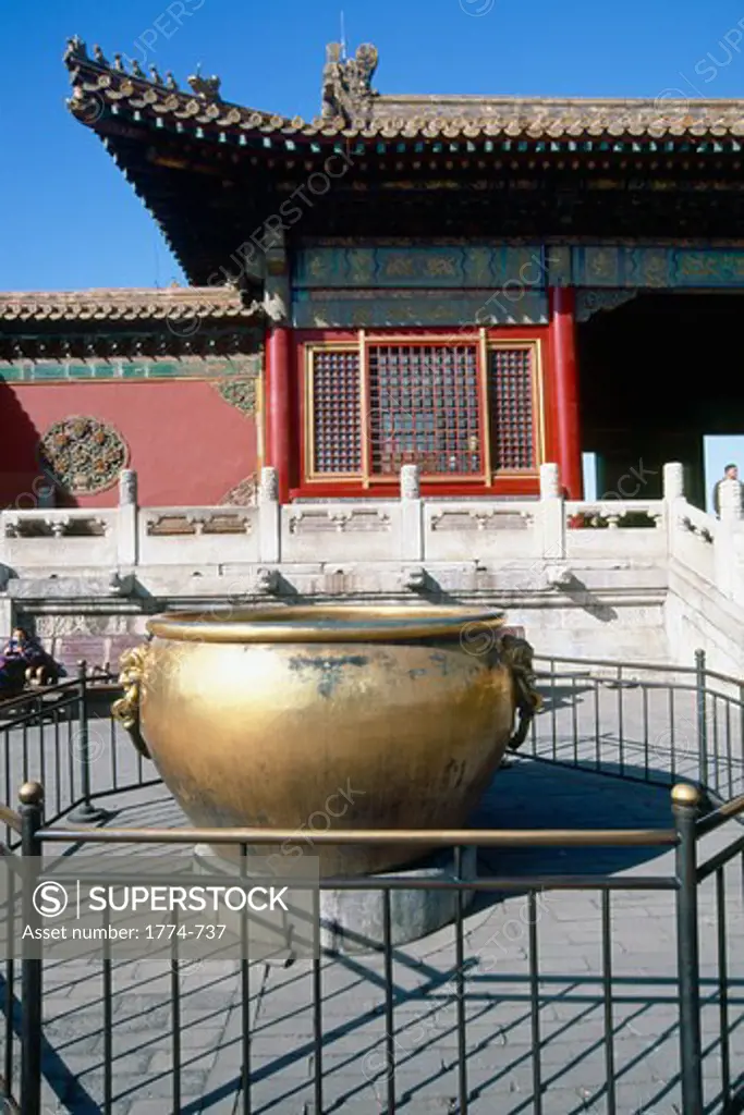 China, Beijing, Forbidden City, Bronze water storage kettle