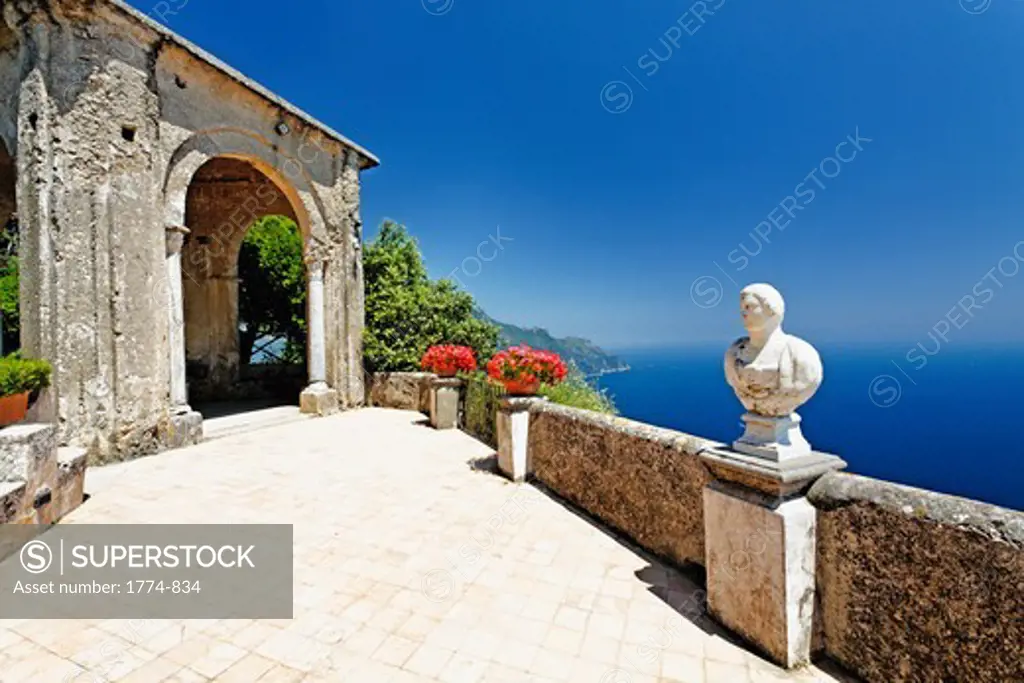 Italy, Campania, Ravello, Terrace at Villa Cimbrone