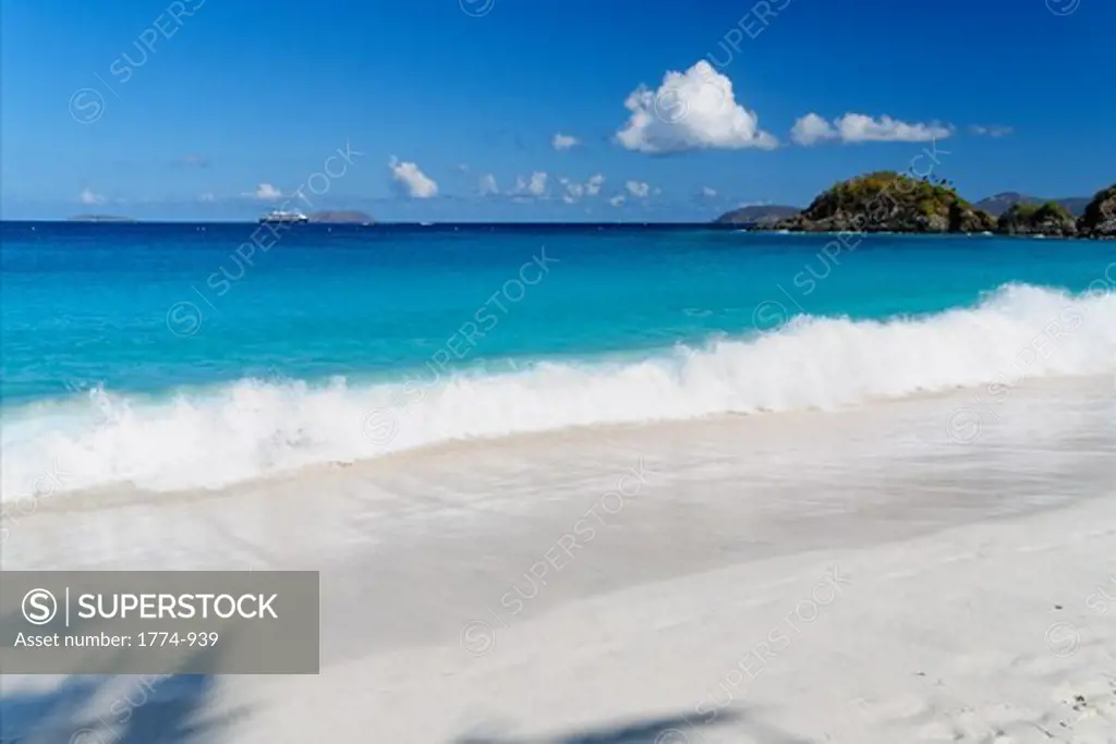 Waves on the beach, Trunk Bay, St. John, US Virgin Islands