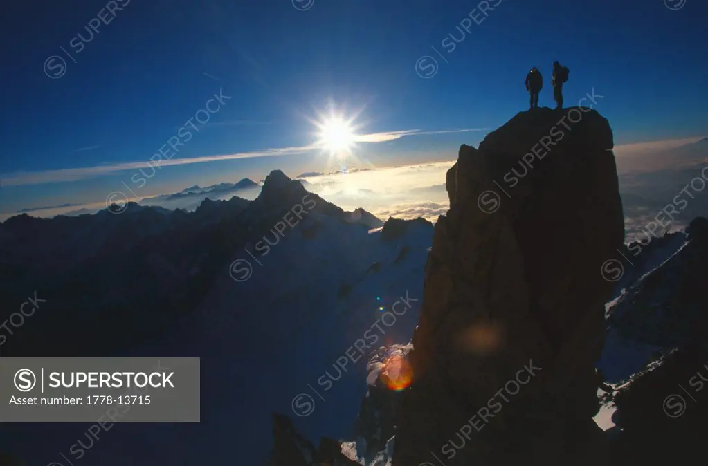 Traverse of the Aiguilles du Diable, Mont Blanc du Tacul, Mont Blanc massif