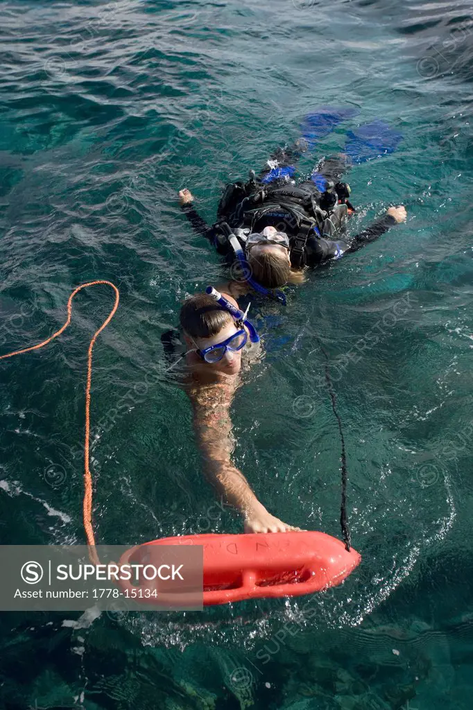 Divemaster rescues scuba diver, Key Largo, Florida