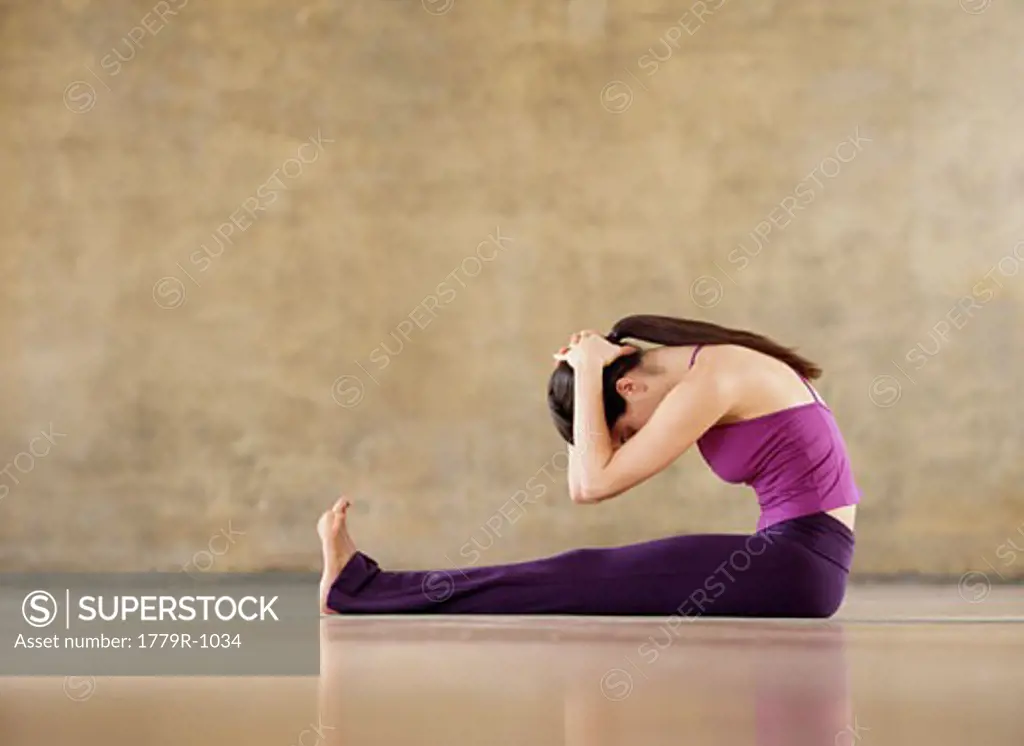 Woman doing sit-ups