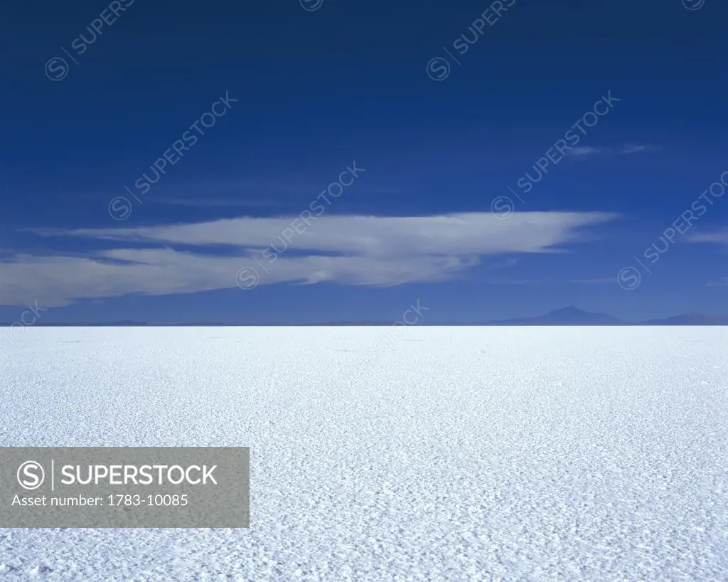 The largest salt flat in the world, Salar de Uyuni, Uyuni, Bolivia.