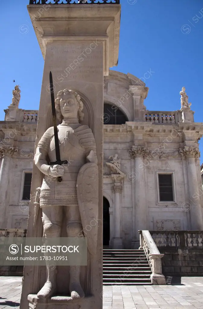 Orlando Column in front of St Blaise's Church, Luza Square, Old Town, Dubrovnik, Dalmatia, Croatia.