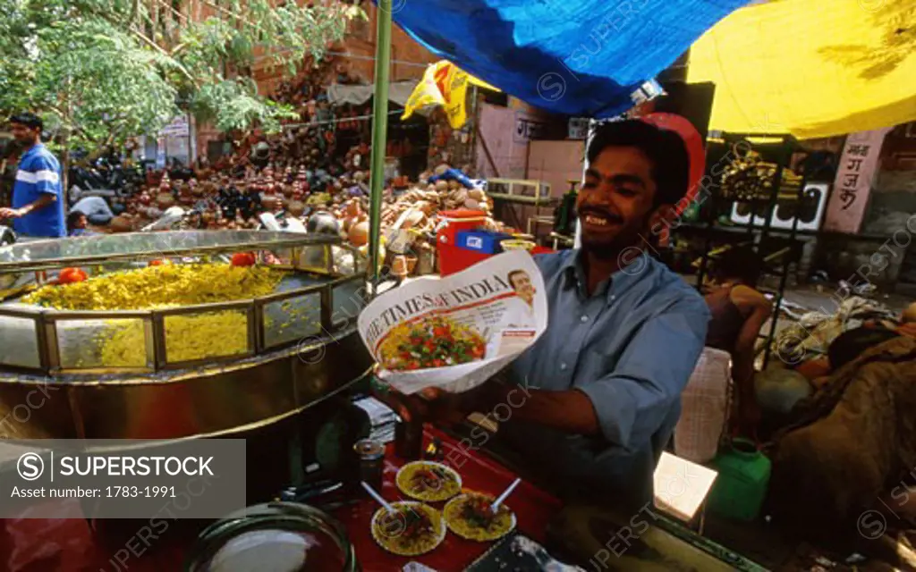 Street Food India Jaipur Indian Snacks Fast Food Bhelpuri Vendor, Rajasthan, India.