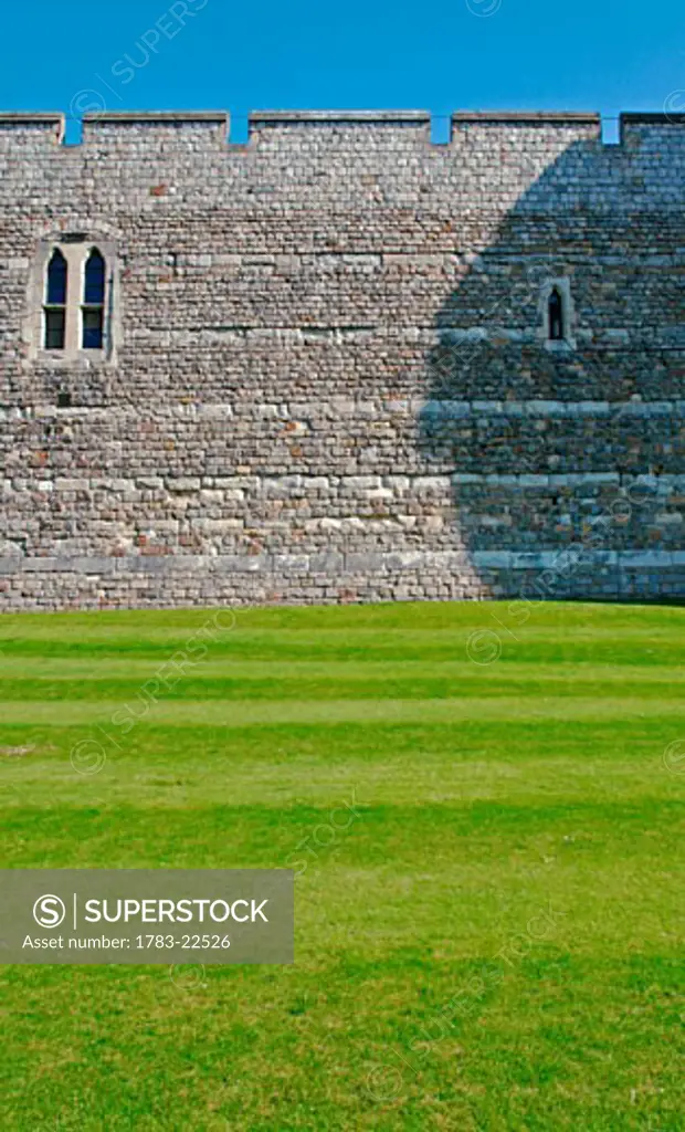 Defense wall of Windsor Castle, Windsor.