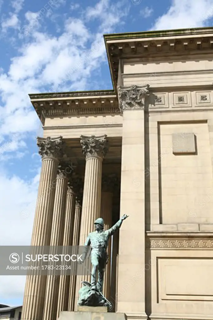 Statue in front of St George's Hall, Liverpool, England .