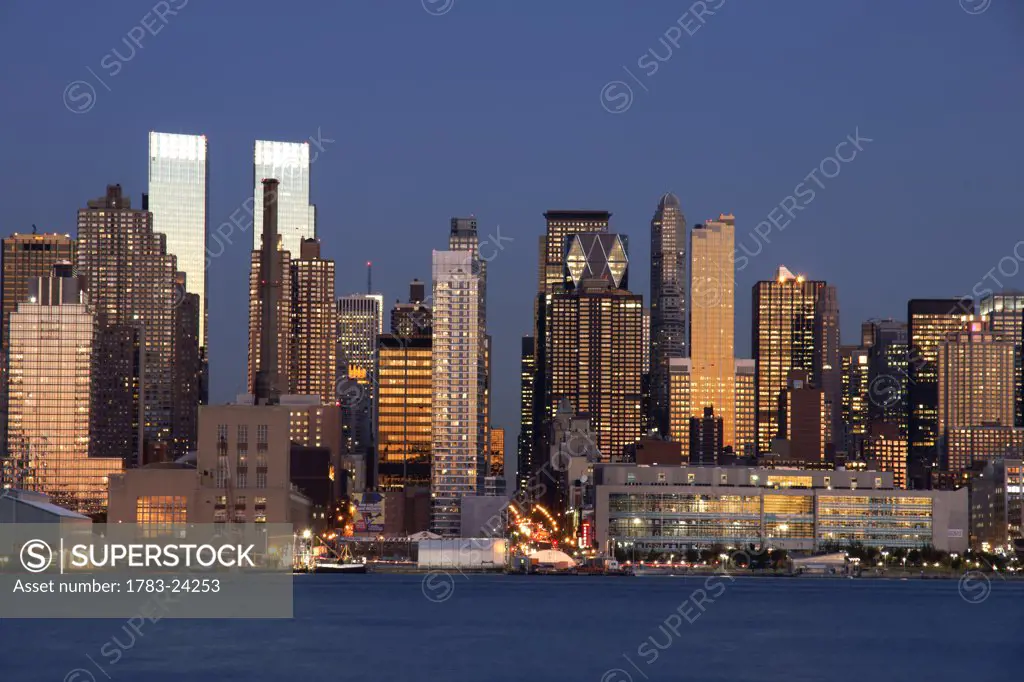 Midtown Manhattan skyline, New York City, USA.