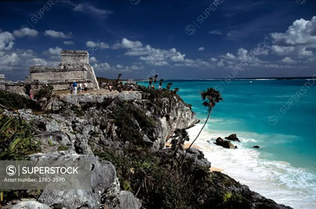 Mayan site beside sea, Tulum, Yucatan, Mexico