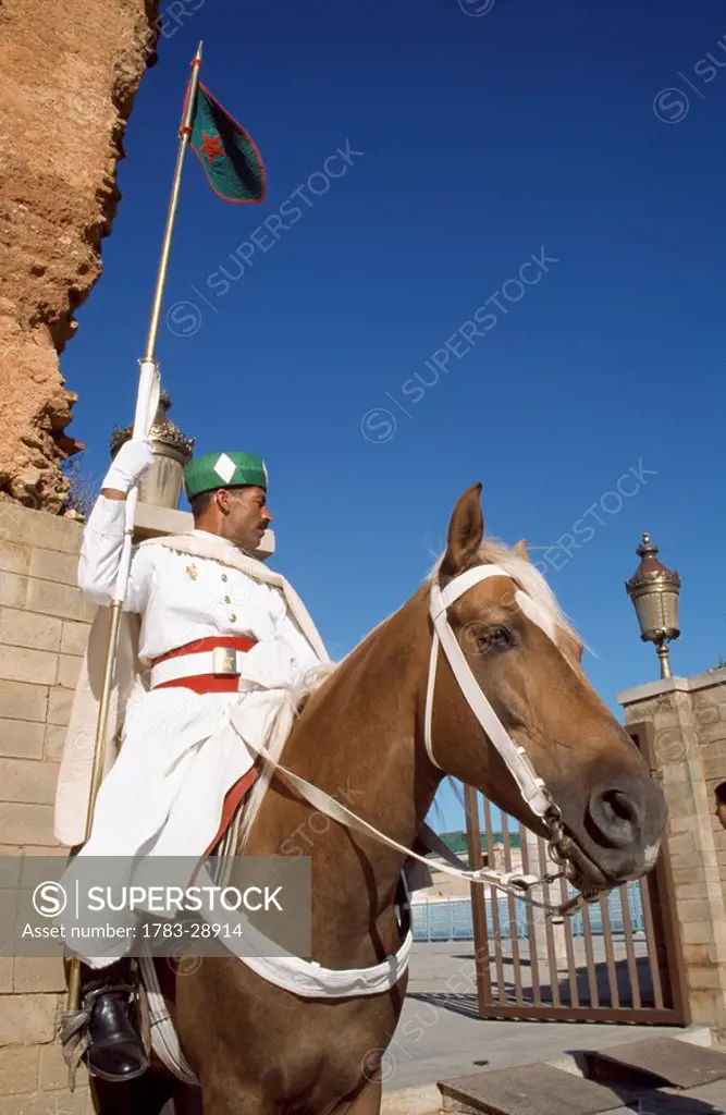 Ceremonia Guards Mausoleum, Rabat, Morocco