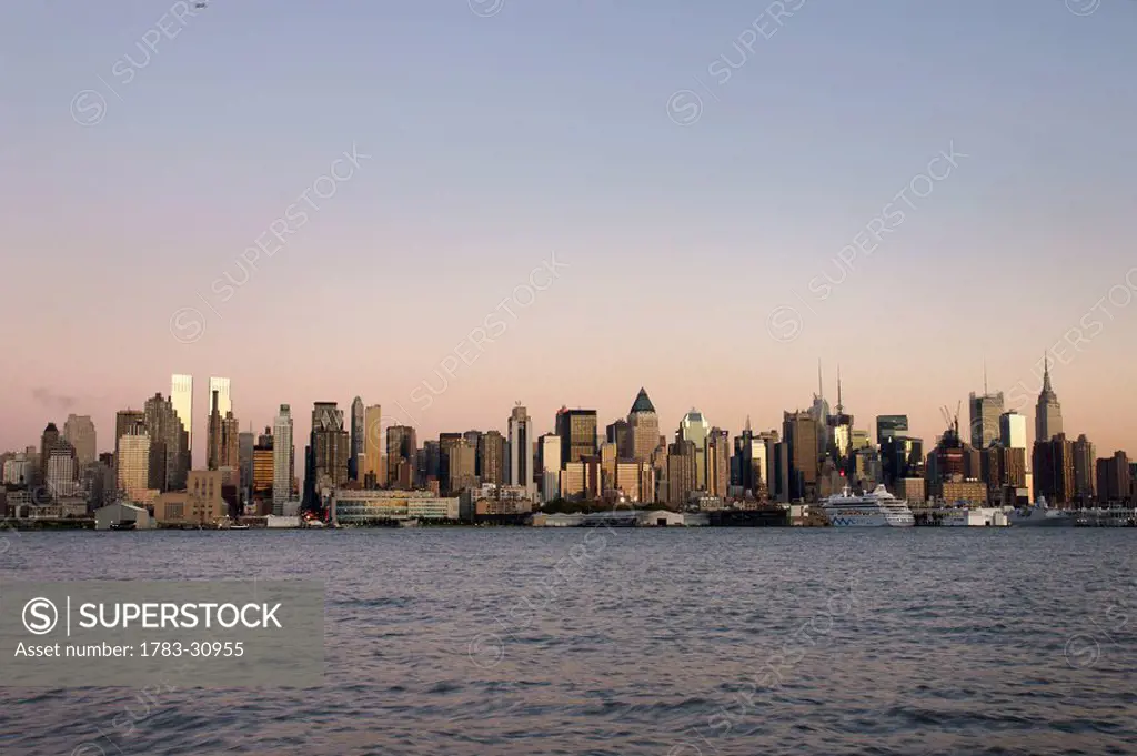 Manhattan skyline viewed from Weehawken, New Jersey, New York City, New York, USA