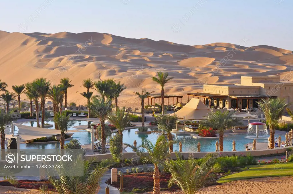United Arab Emirates, Qasr al Sarab; Abu Dahbi, Qasr al Sarab hotel and dunes