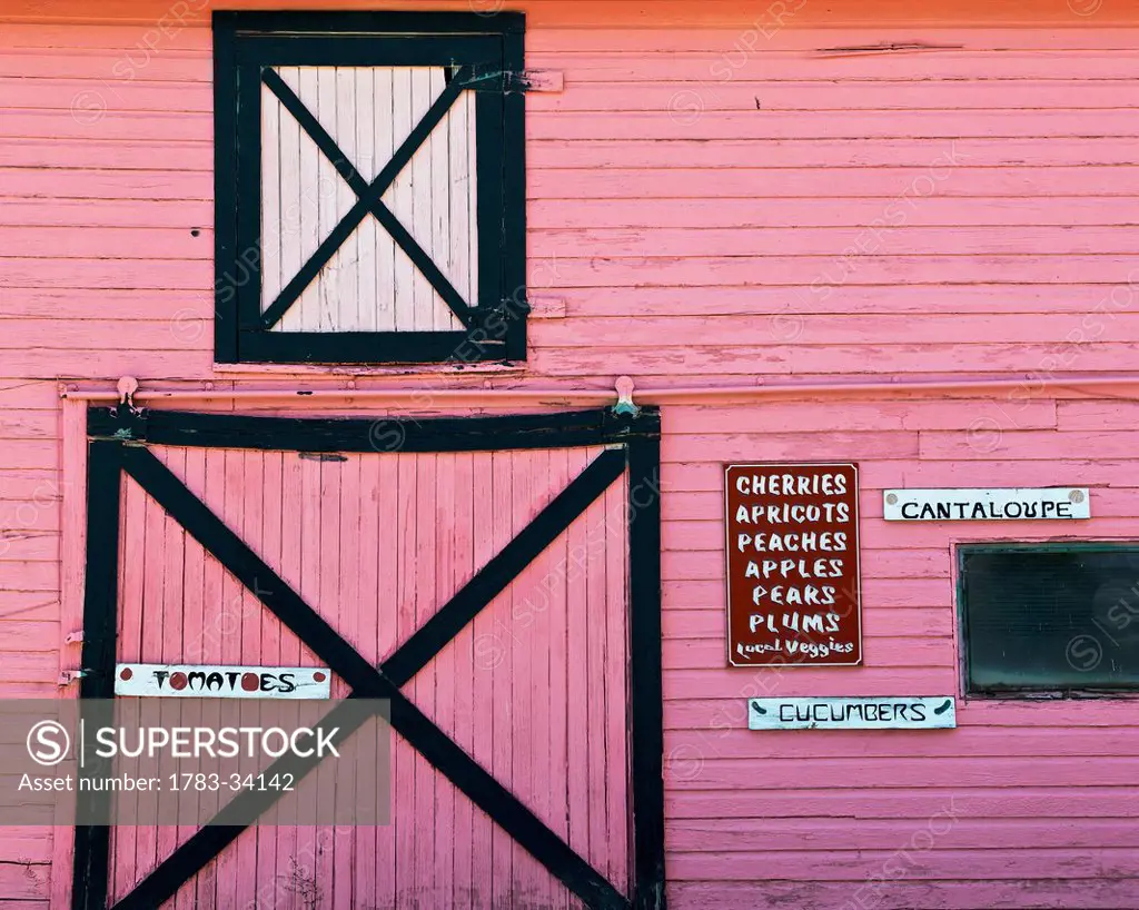 Usa, Colorado, Pink Barn Farm Store Selling Fresh Local Fruit And Vegetables; Palisade