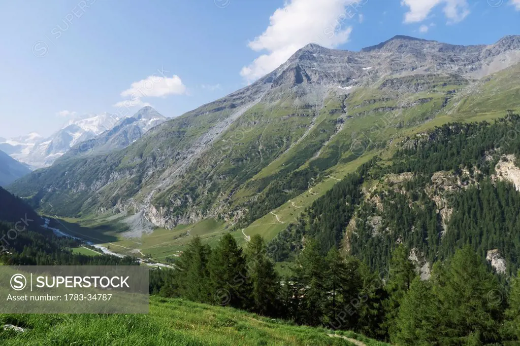 Switzerland, Val d'Anniviers, Mountain valley; Zinal