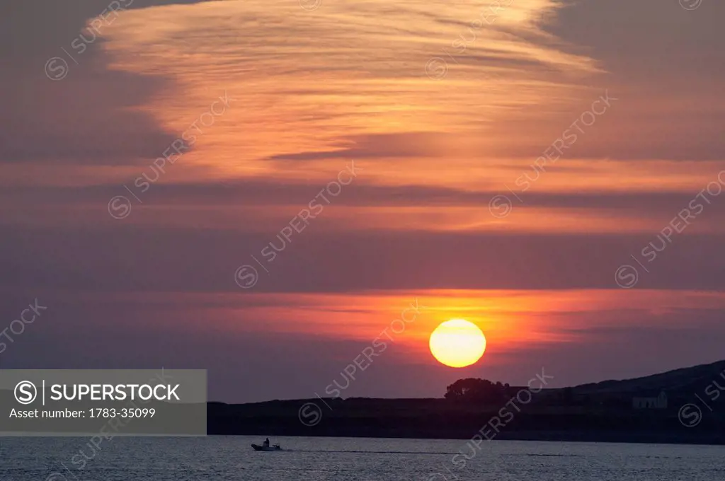 Uk, Ireland, County Kerry, Iveragh Peninsula, Sunset At Reenard Point Looking Across To Valentia Island; Cahersiveen