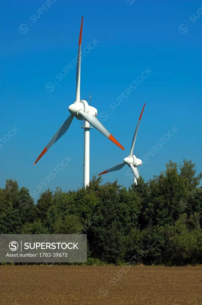 Germany, Lower Saxony, Wind Turbines © Axiom/C Bowman