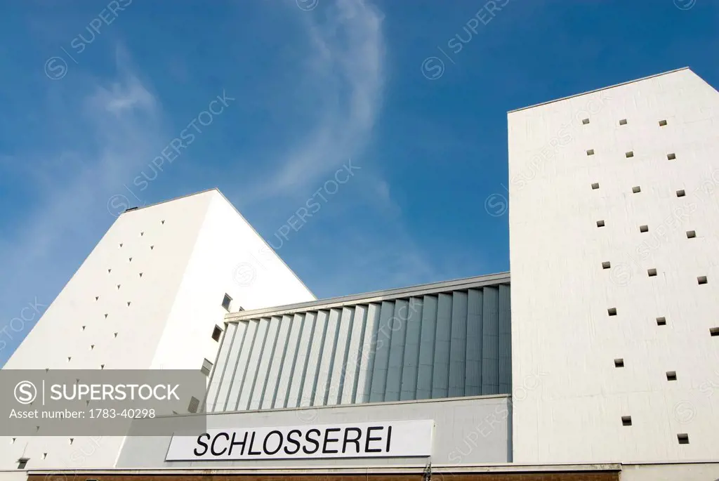 Schlosserei, Opera Buiding, Cologne, Germany, Feb'08, ©Dosfotos/Axiom