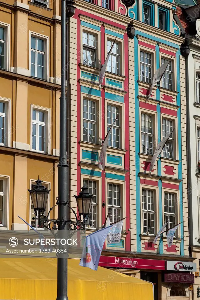 Poland, Townhouses in Market Square; Wroclaw
